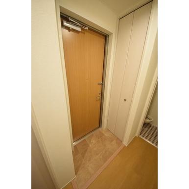 玄関　別部屋参考写真です