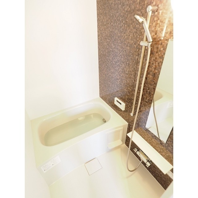 バス・シャワールーム　室内写真は別号室の写真です。