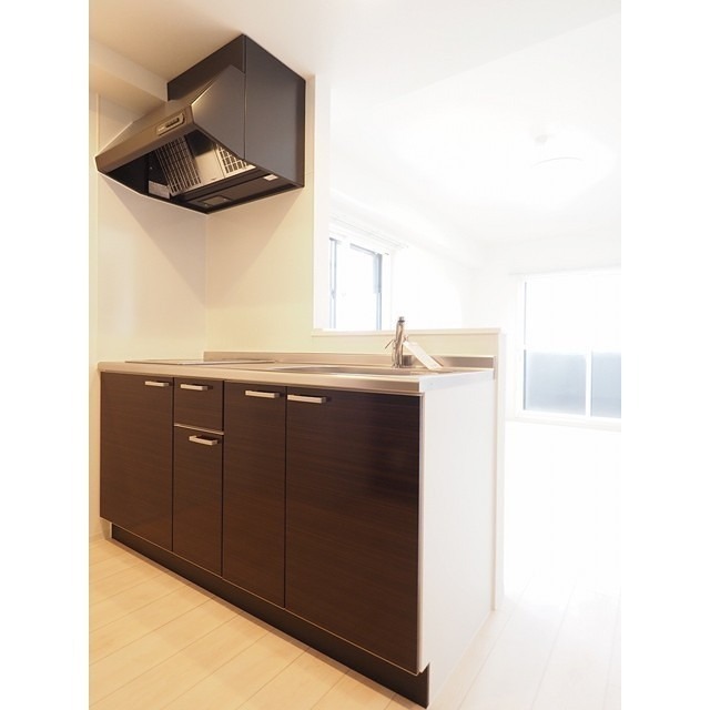 キッチン　室内写真は別号室の写真です。