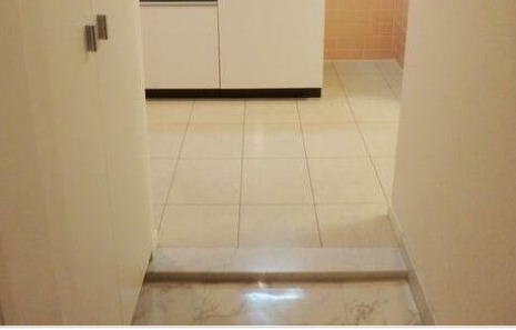 玄関　※別部屋の参考写真です。