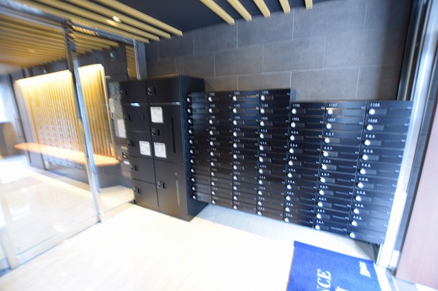 エントランス　便利な宅配ボックス付★