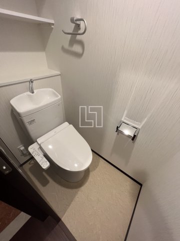 トイレ　プレジオ難波　温水洗浄便座