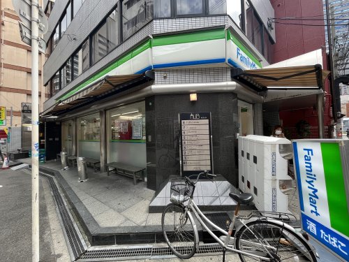 コンビニ　ファミリーマート（コンビニ）まで120m