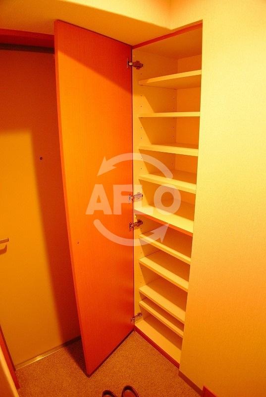 収納　ルネシアガーデン　シューズボックス