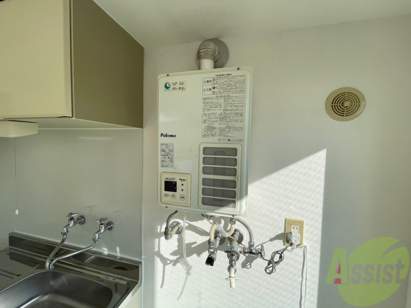 その他設備　ガス給湯器です。操作しやすいパネルになってます。