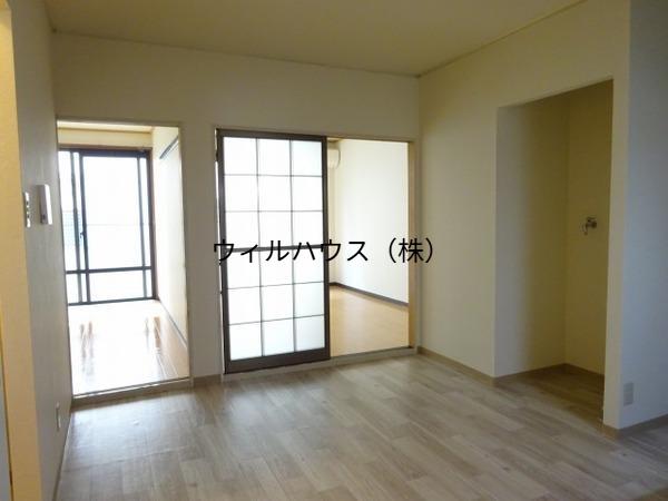 居室・リビング　フローリング！