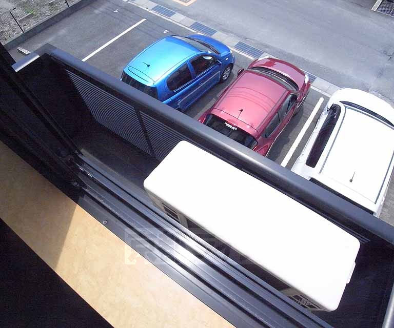 バルコニー　室外機置き場。