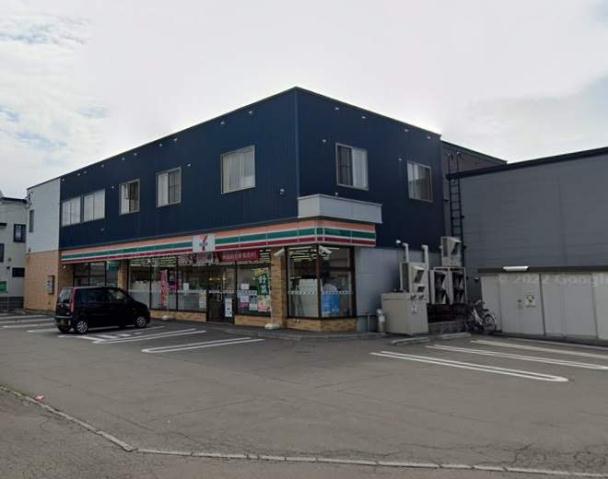 コンビニ　セブンイレブン（コンビニ）まで487m