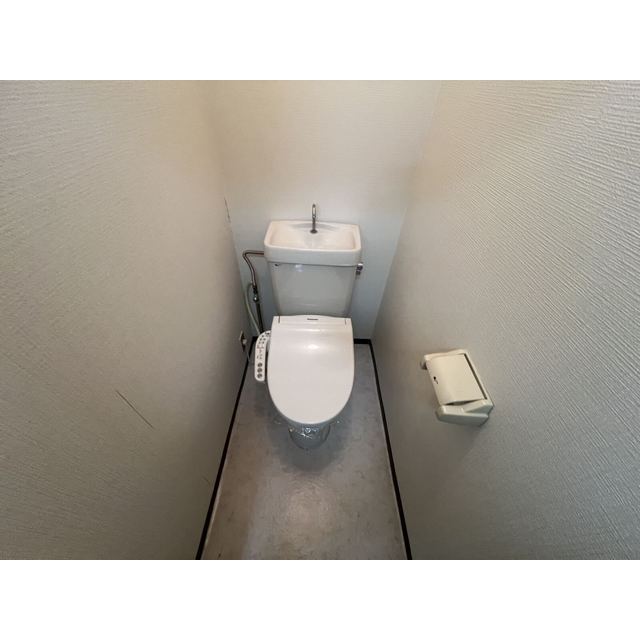 トイレ　清潔感のあるトイレです