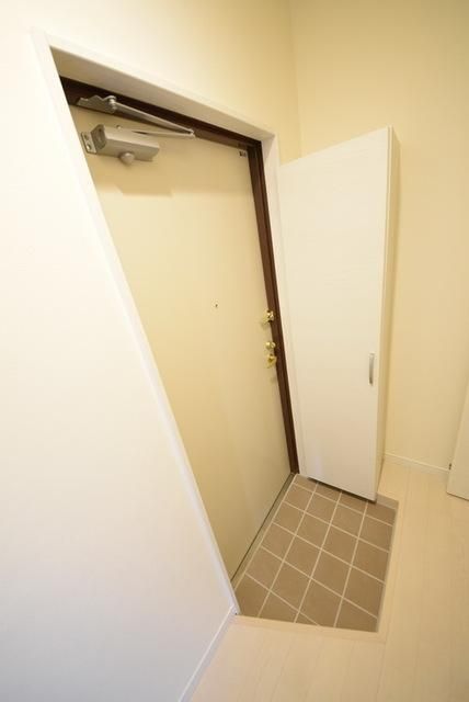 玄関　お部屋探しは【タウンハウジング蘇我店】にお任せ下さい♪