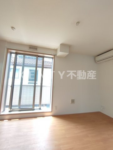 居室・リビング　こちらのリビングで趣味の時間をお楽しみください