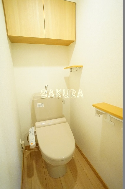 トイレ　嬉しい温水洗浄便座付き♪