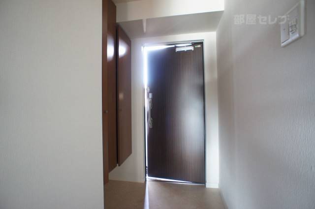 玄関　写真はイメージです