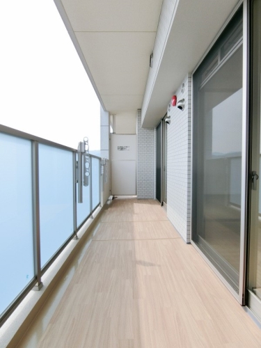 バルコニー　同タイプ・別部屋、現況優先