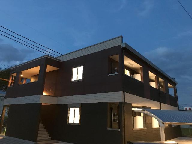 建物外観　外観写真（夜）