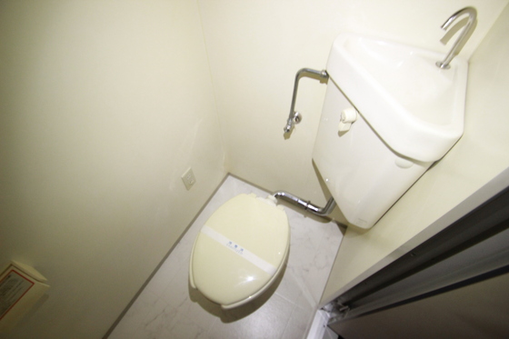 トイレ　※別部屋の写真です