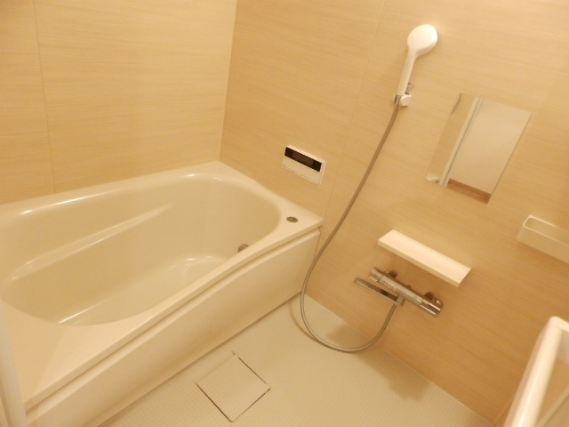 バス・シャワールーム　追い焚き可