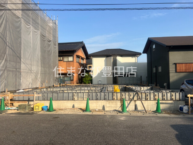 建物外観　建築中