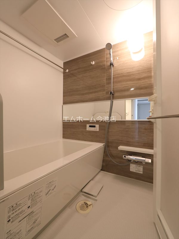 バス・シャワールーム　追い焚き・浴室暖房乾燥機能付バス