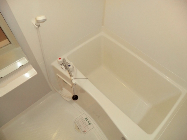 バス・シャワールーム　浴室乾燥機付きで便利です♪