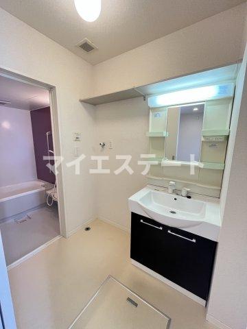 洗面設備　別部屋写真使用