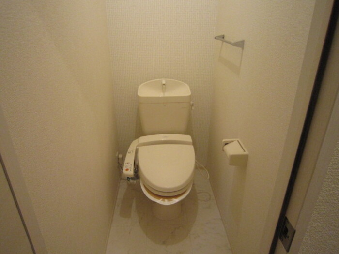 トイレ　温水洗浄暖房便座