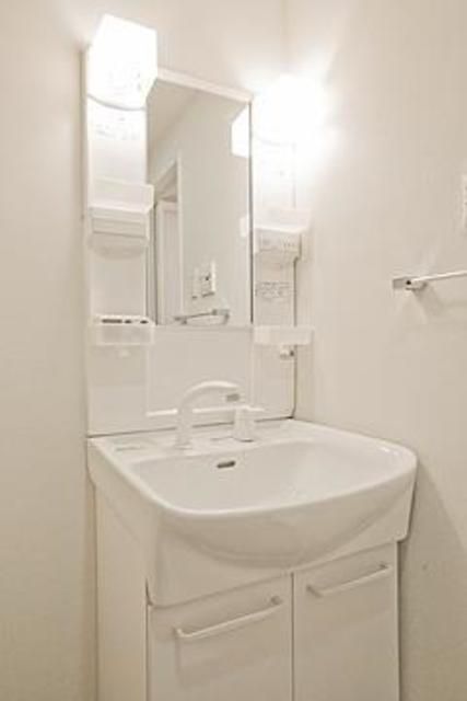 洗面設備　※写真は同タイプ住戸です。