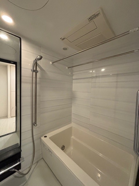 バス・シャワールーム　追い焚き機能・浴室乾燥機