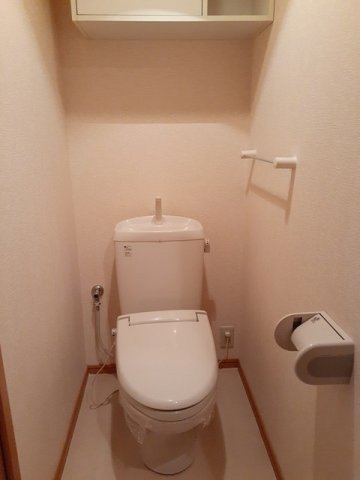 トイレ　清潔感のあるトイレです