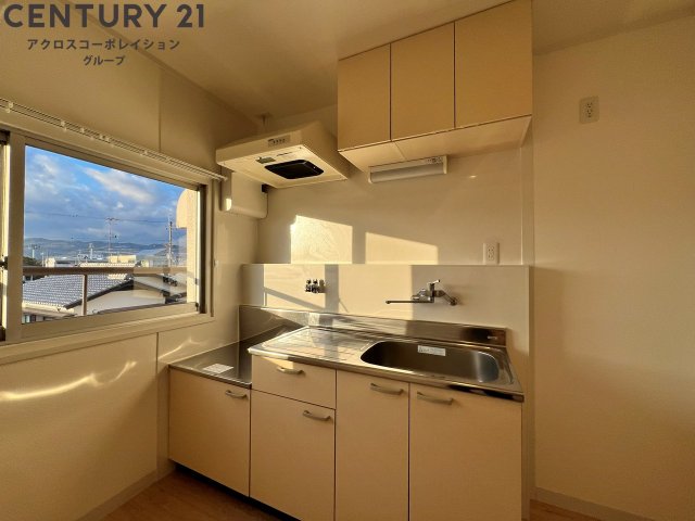 キッチン　壁付けキッチンでスペースを有効活用できます！