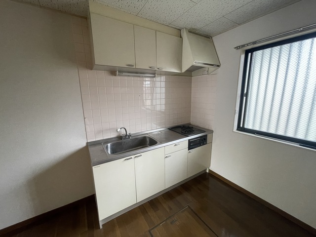 キッチン　※参考写真の為、102号室の写真です