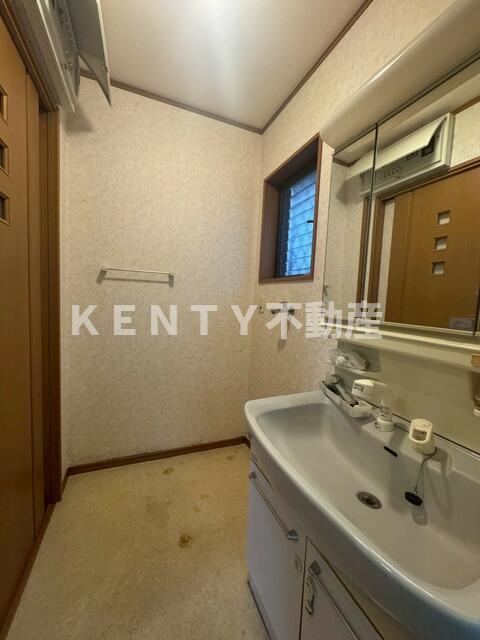 洗面設備　使いやすい洗面所です