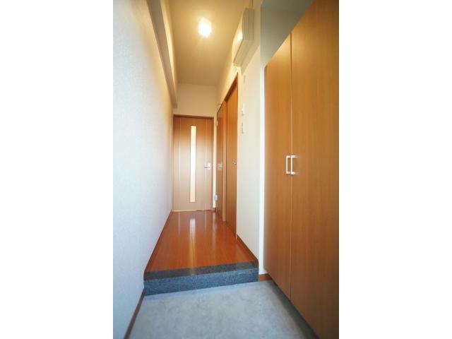 玄関　トールタイプのシューズボックス