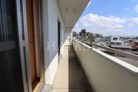 バルコニー　同物件別部屋です。