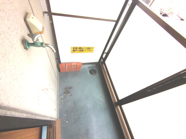 その他設備　室外洗濯機置き場です。