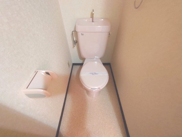 トイレ　清潔感のあるトイレです。