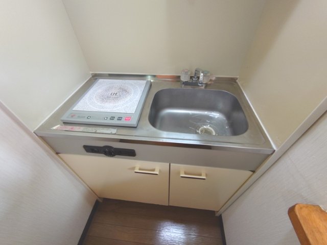 キッチン　1口IHコンロ付きのキッチンです。