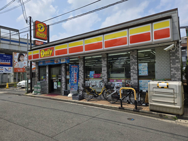 コンビニ　デイリーヤマザキ関大前店（コンビニ）まで123m