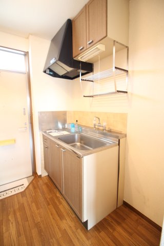 キッチン　※同タイプ室内写真です。