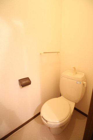トイレ　※同タイプ室内写真です。