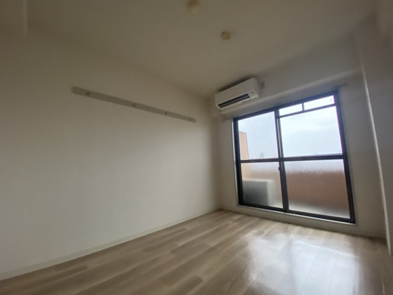 居室・リビング　※別号室の写真です