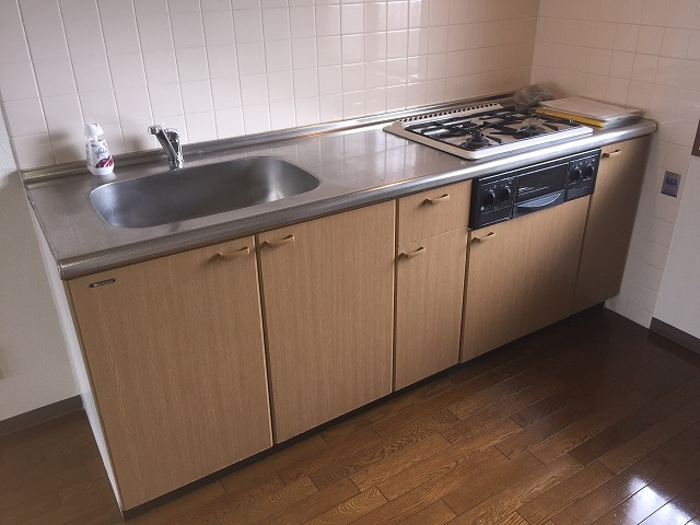 キッチン　システムキッチンがついています