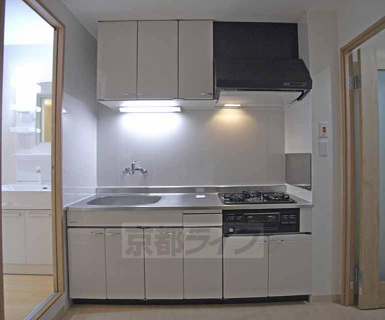 キッチン　システムキッチン搭載の綺麗なキッチンです。