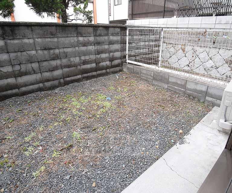 バルコニー　専用の広い庭です。