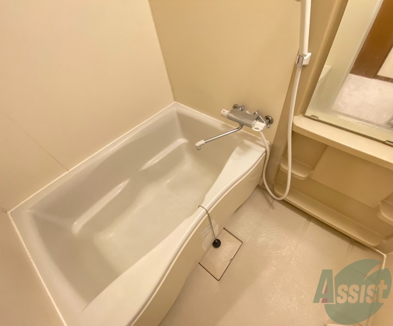 バス・シャワールーム　追い焚き機能が付いているのでいつでも温かいお風呂に入れますよ