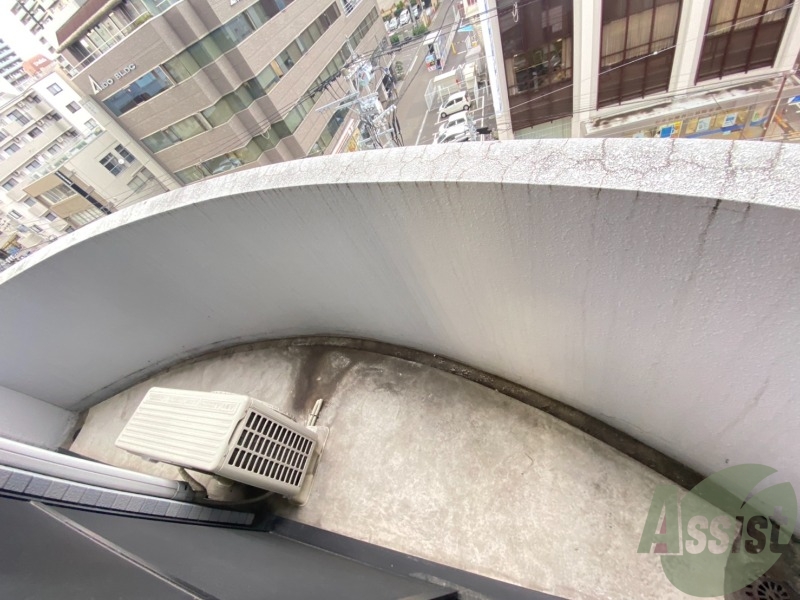 バルコニー　バルコニーは幅もしっかりあって洗濯物がはかどりそうですね。