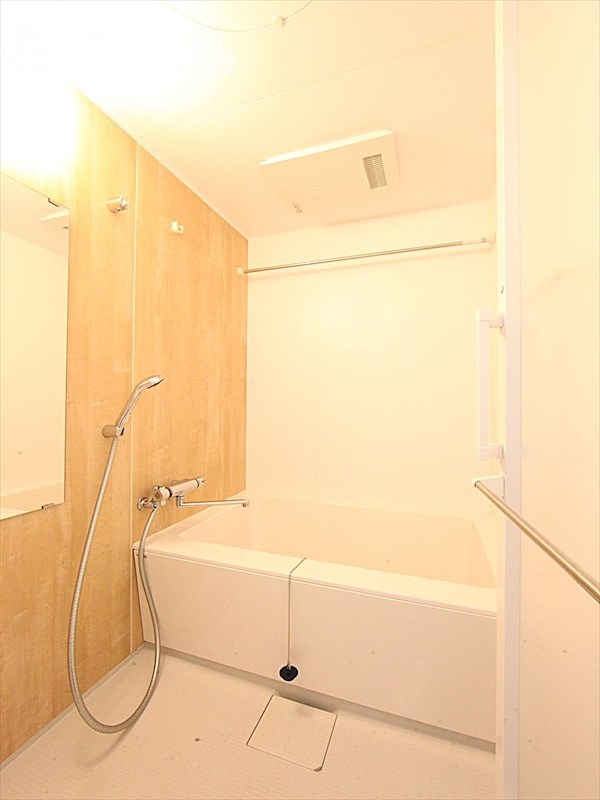 バス・シャワールーム　バスルーム