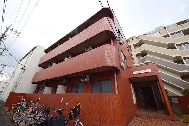 建物外観　★外観タイル貼りでおしゃれな外観★