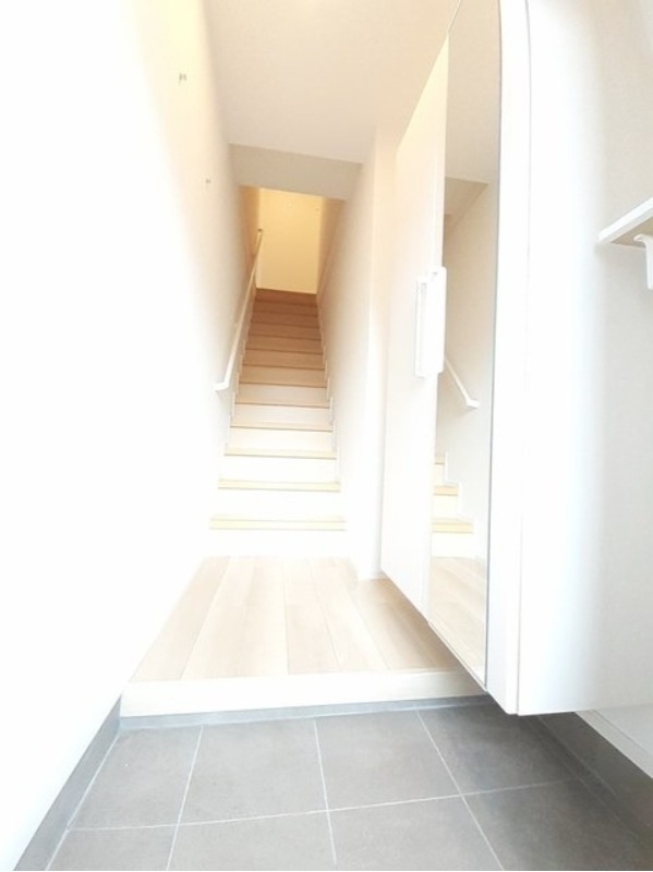 玄関　図面と現状に相違がある場合には現状を優先