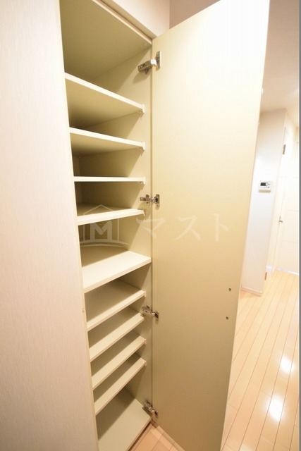 玄関　※建物内別間取参考写真